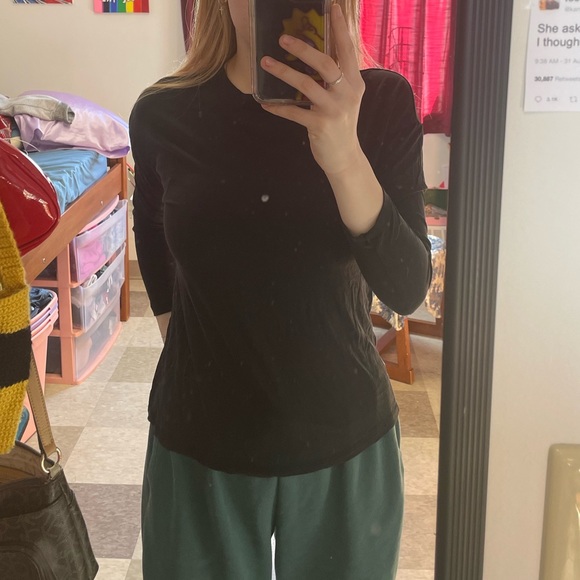 LuLu Lemon Black Workout Open Back Top - Picture 6 of 7